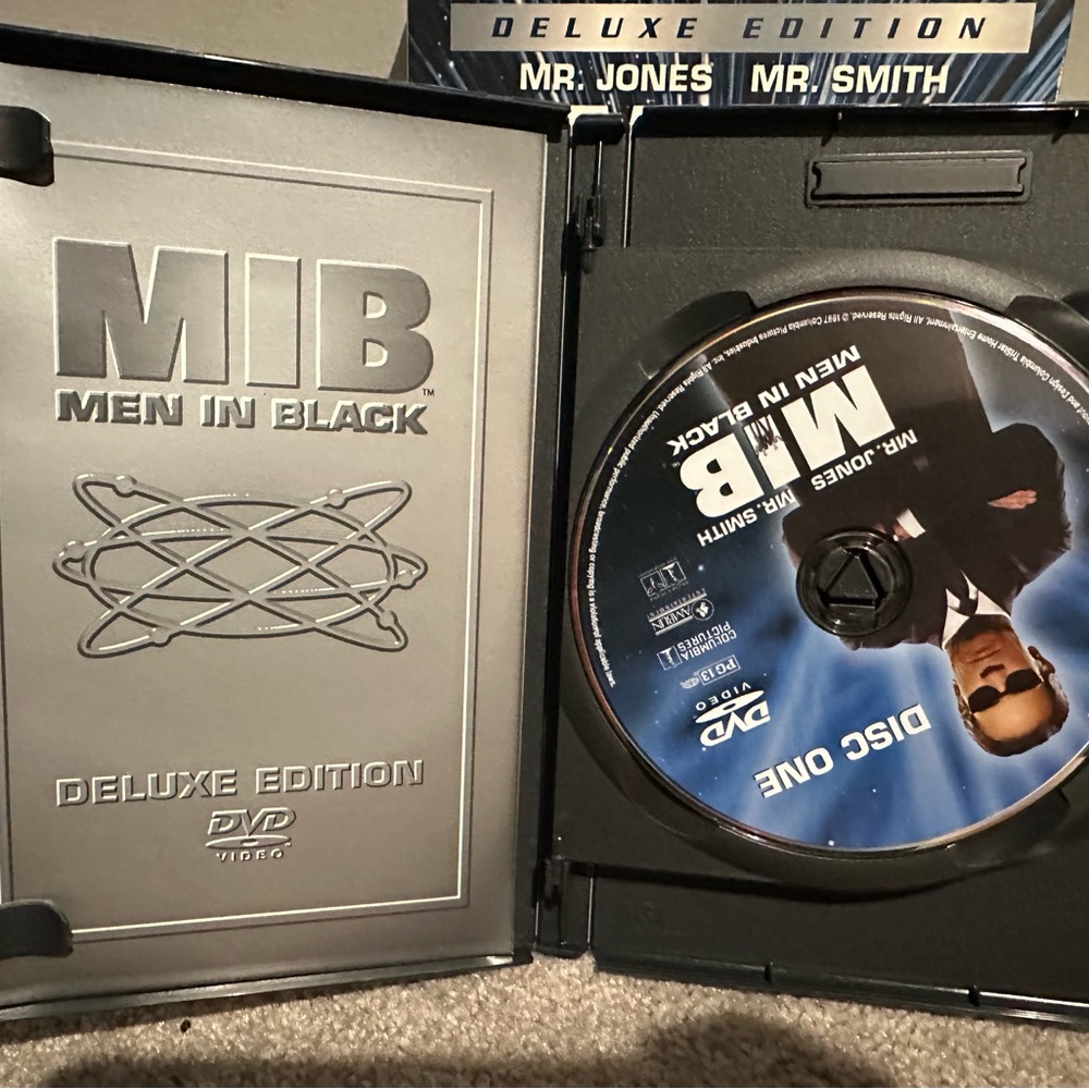 ๐ 5 for $25 Men in Black DVD - Picture 4 of 8